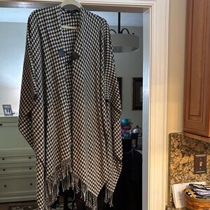 Cejon Monochrome Houndstooth Cape